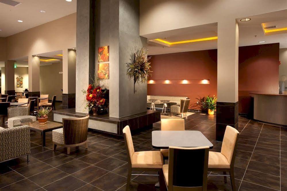 Spark By Hilton Artesia Restoran foto